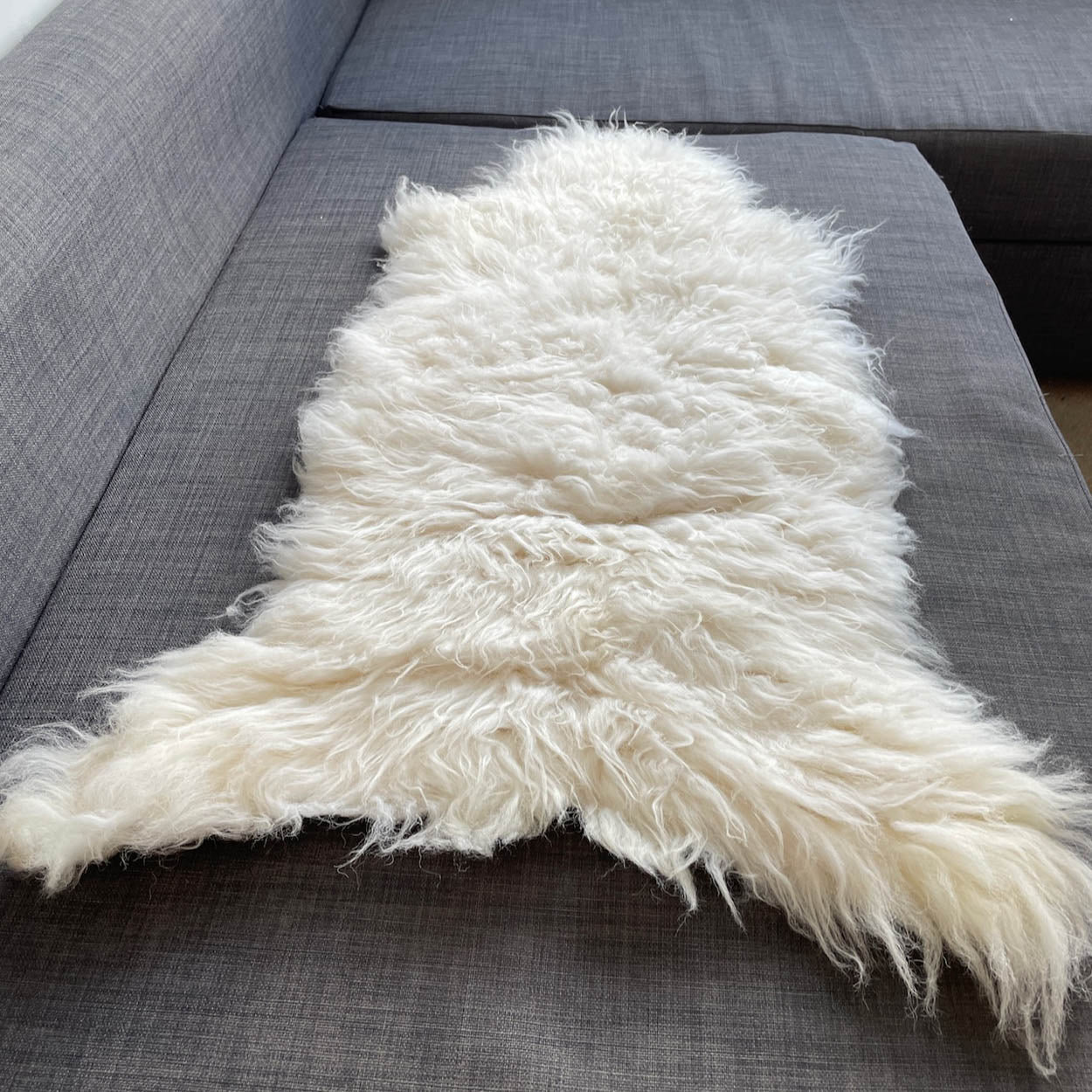 Grade B British Sheepskin Hide White Cream Ivory Sheepskin Rug