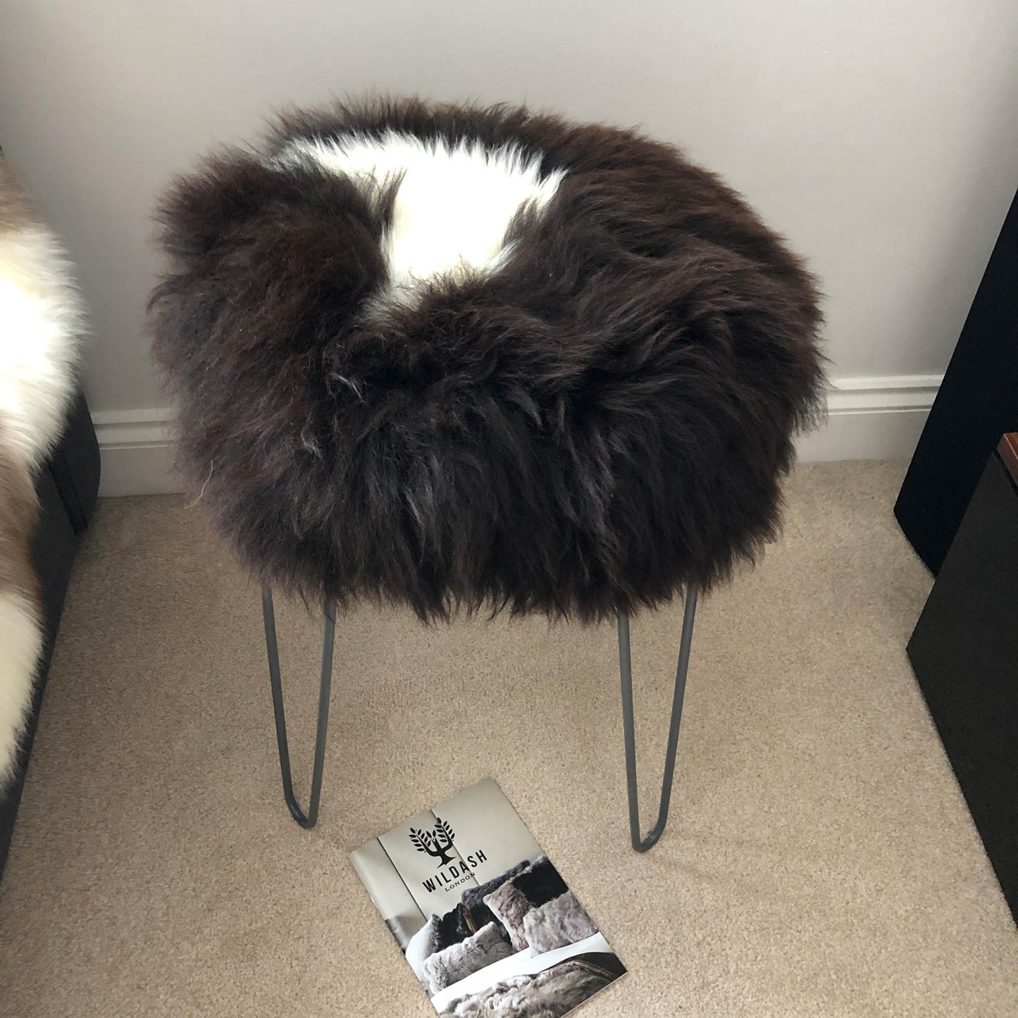 British Sheepskin Roundie Natural Brown with White Cream Ivory Feature ::: Seat Cover 35cm