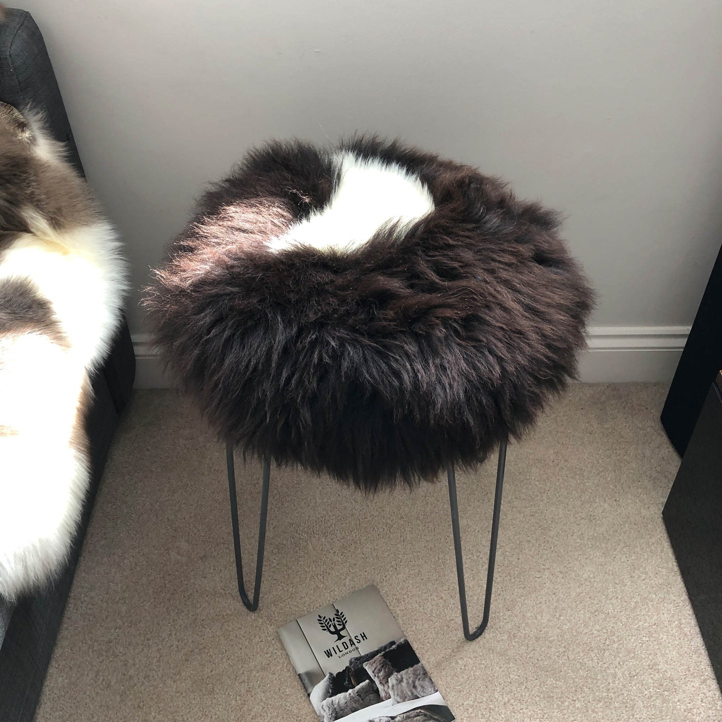 British Sheepskin Roundie Natural Brown with White Cream Ivory Feature ::: Seat Cover 35cm