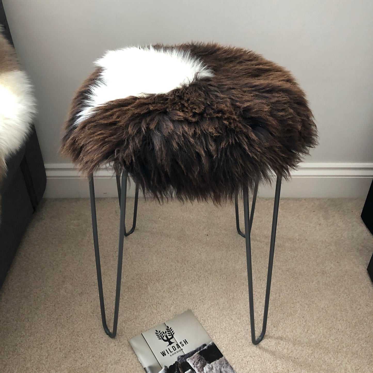 British Sheepskin Roundie Natural Brown with White Cream Ivory Feature ::: Seat Cover 35cm