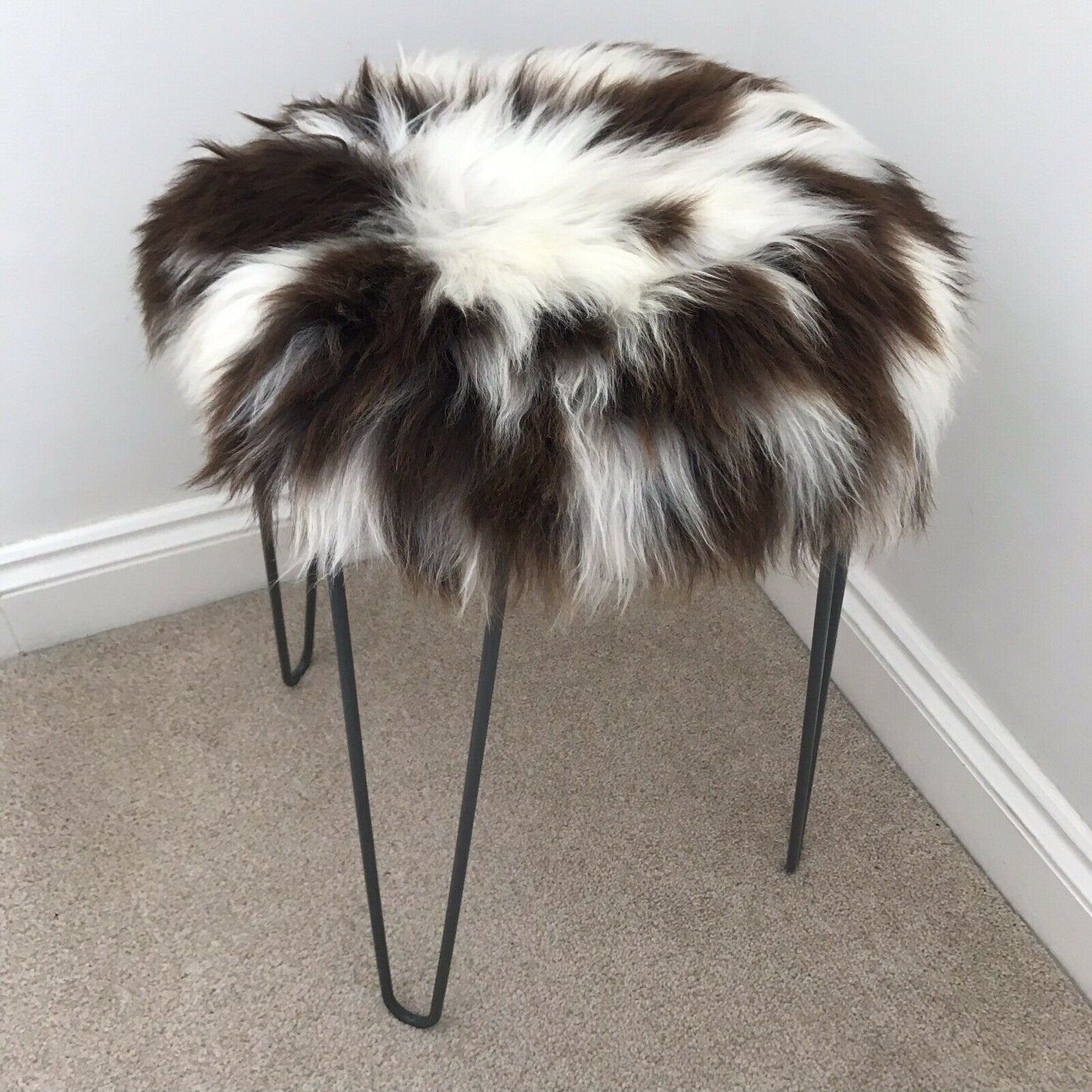 British Sheepskin Roundie Natural Spotted ::: Seat Cover 35cm