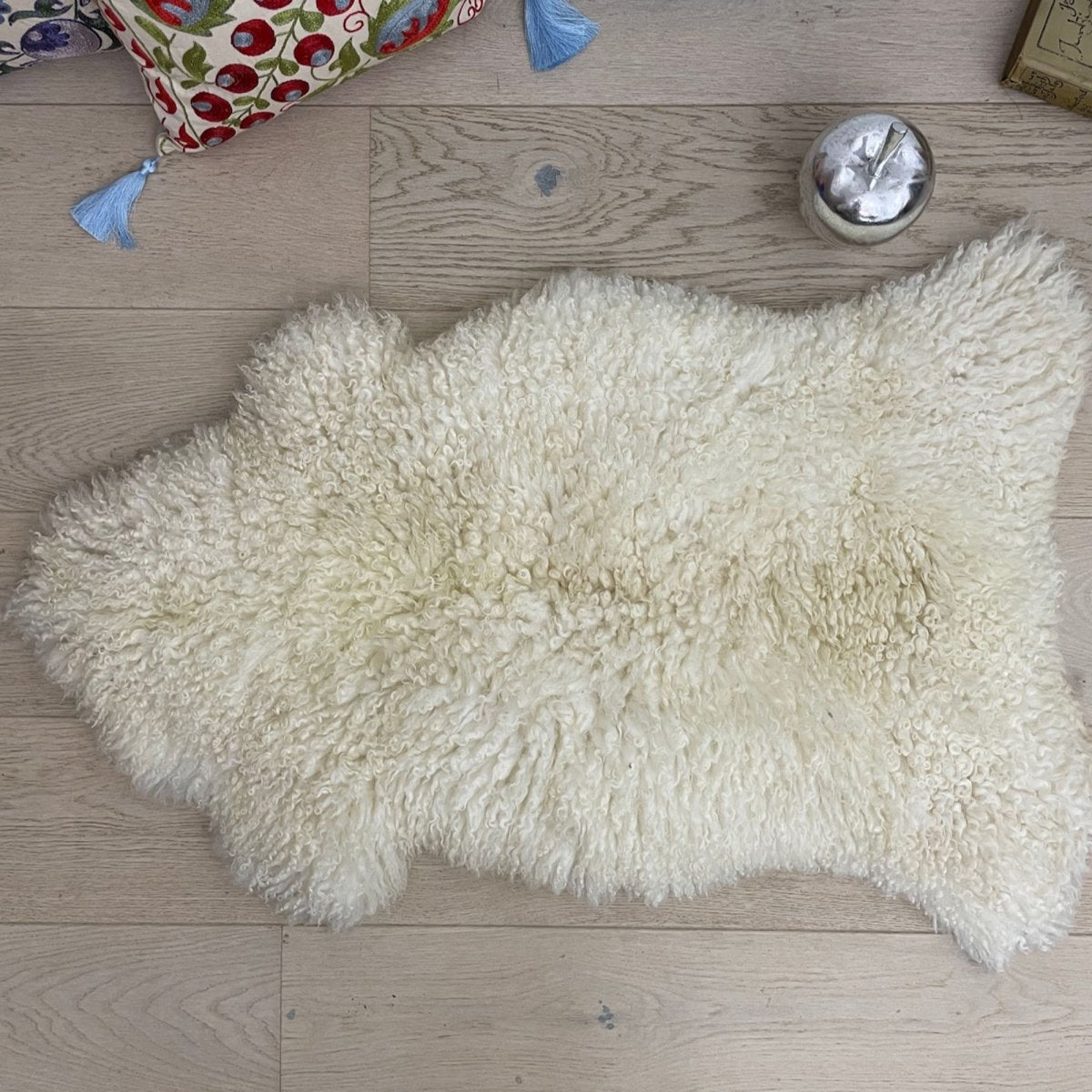 British Curly Sheepskin Ivory Cream White 100% Natural Sheep Skin Rug - British Sheepskin