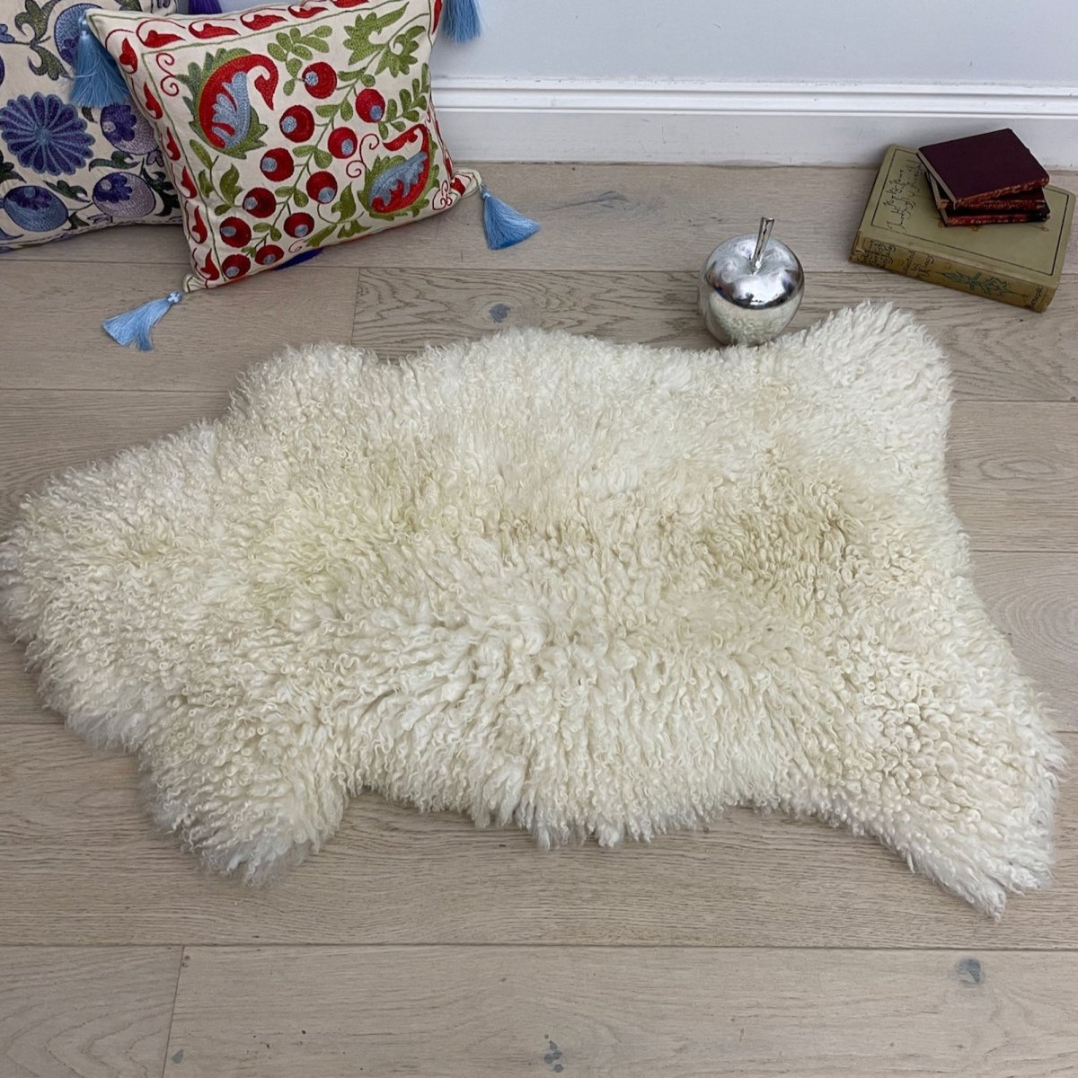 British Curly Sheepskin Ivory Cream White 100% Natural Sheep Skin Rug - British Sheepskin