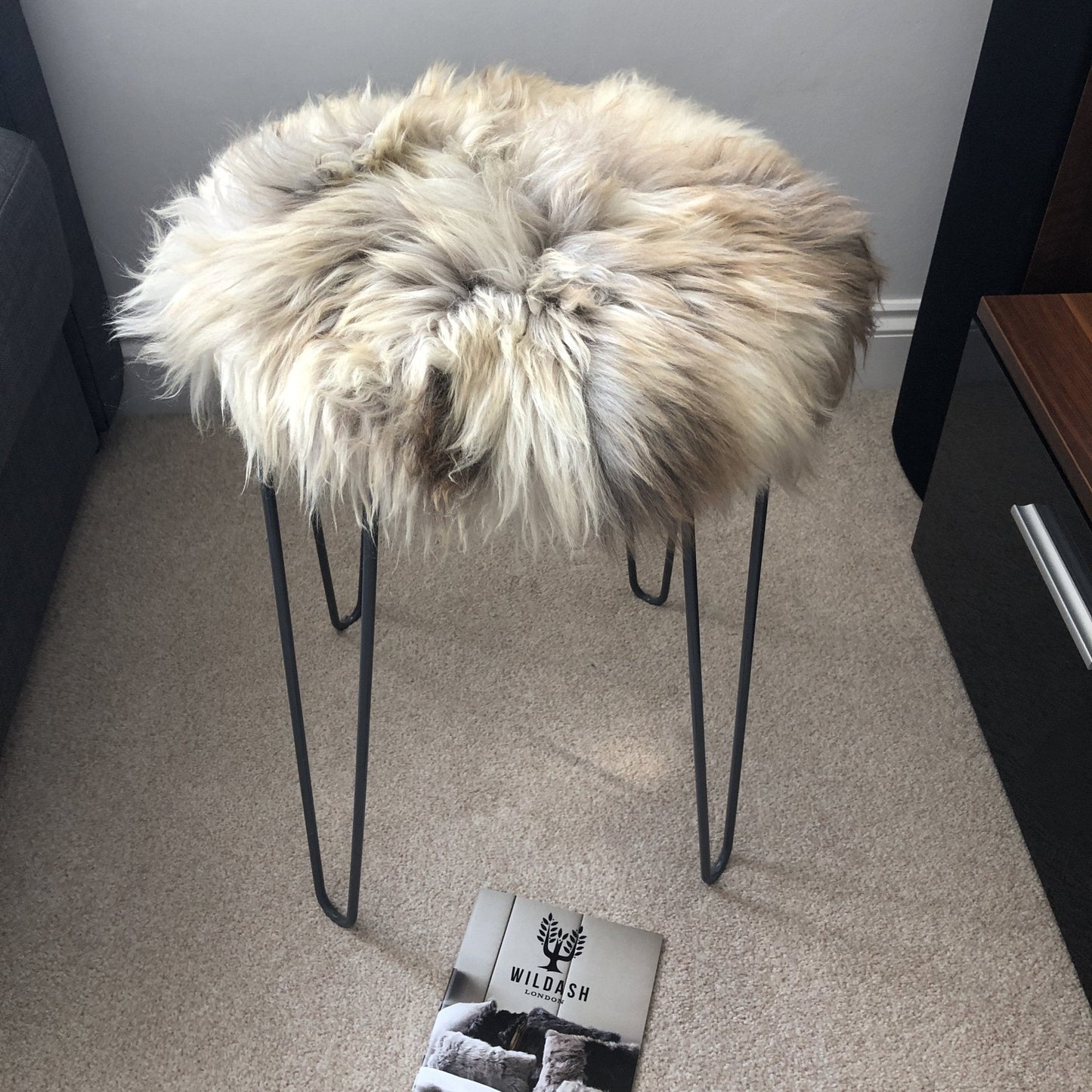 British Sheepskin Roundie Brindle Mix Natural ::: Seat Cover 35cm