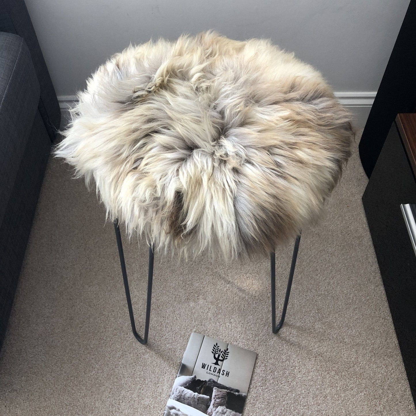 British Sheepskin Roundie Brindle Mix Natural ::: Seat Cover 35cm