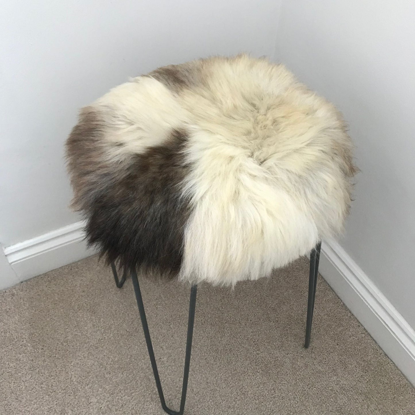 British Sheepskin Roundie Brindle Mix Natural ::: Seat Cover 35cm